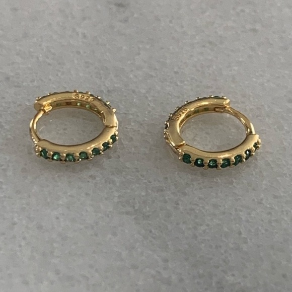 Gold Green Crystal Huggie Hoop Earrings 

Brand New - Picture 1 of 5